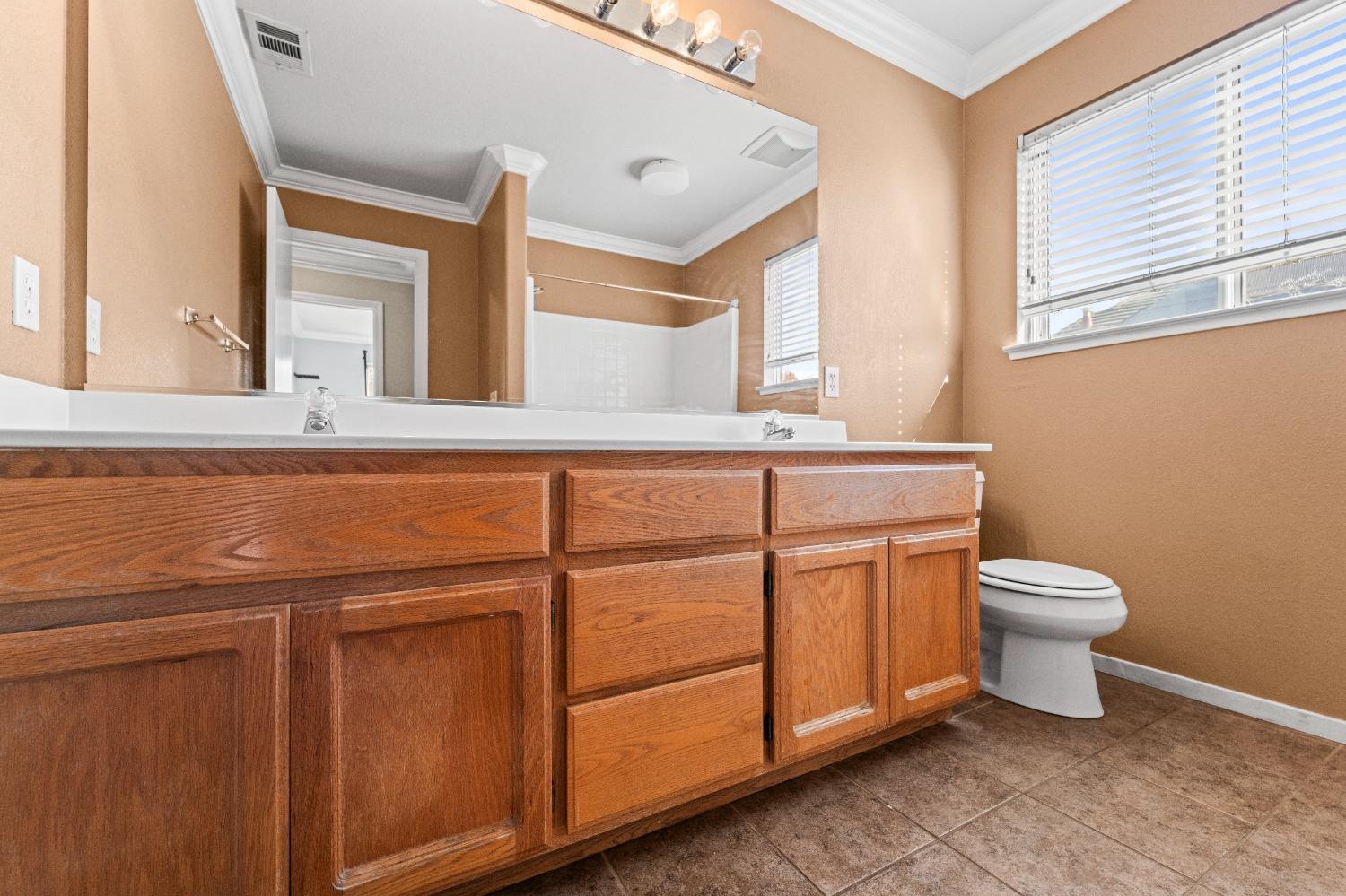 Detail Gallery Image 35 of 46 For 10215 River Park Cir, Stockton,  CA 95209 - 4 Beds | 3 Baths