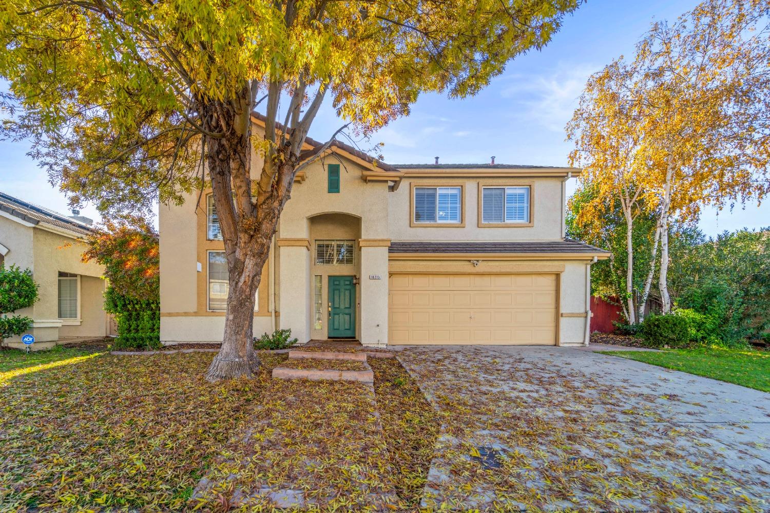 Detail Gallery Image 1 of 46 For 10215 River Park Cir, Stockton,  CA 95209 - 4 Beds | 3 Baths
