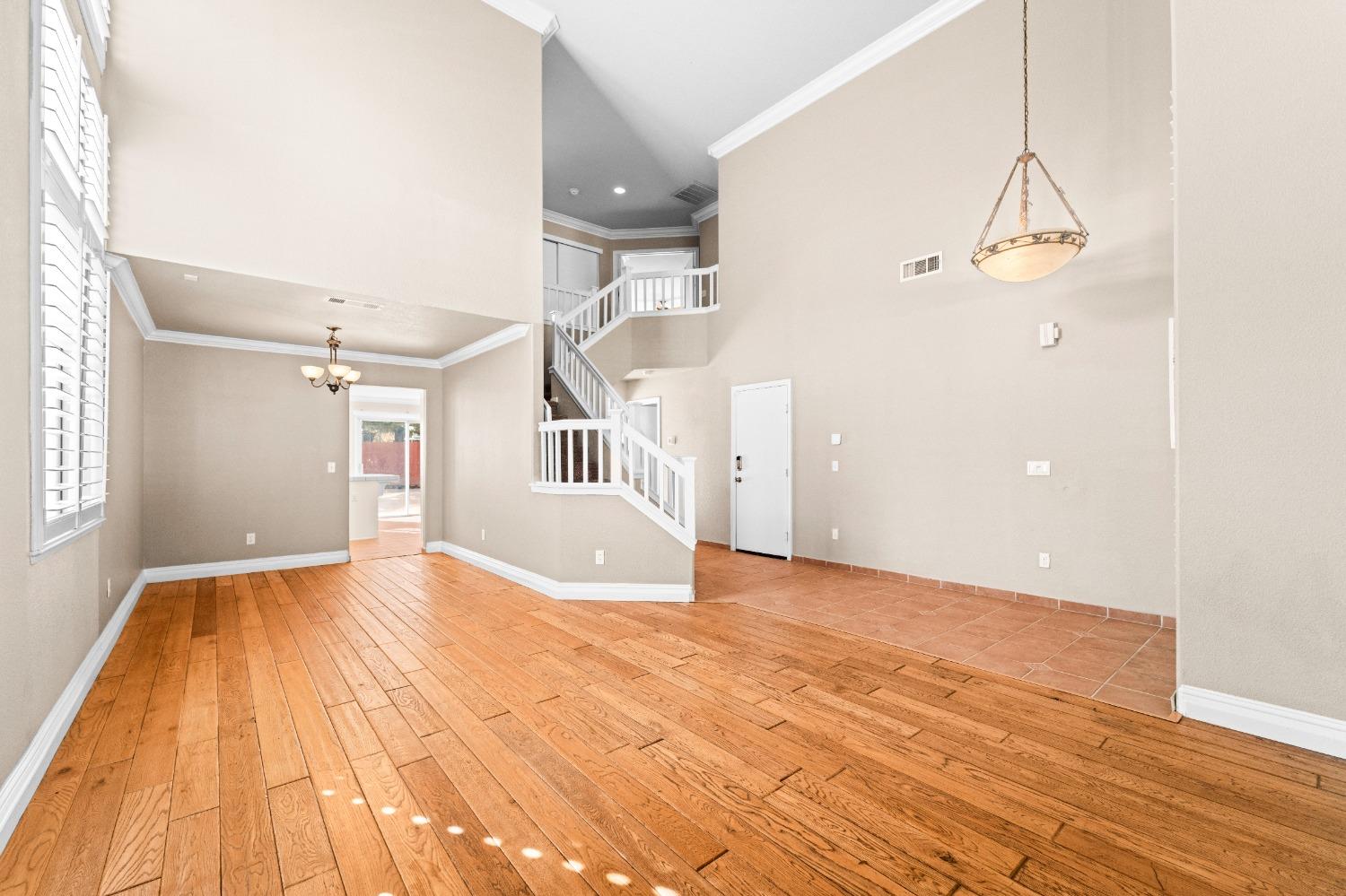 Detail Gallery Image 6 of 46 For 10215 River Park Cir, Stockton,  CA 95209 - 4 Beds | 3 Baths