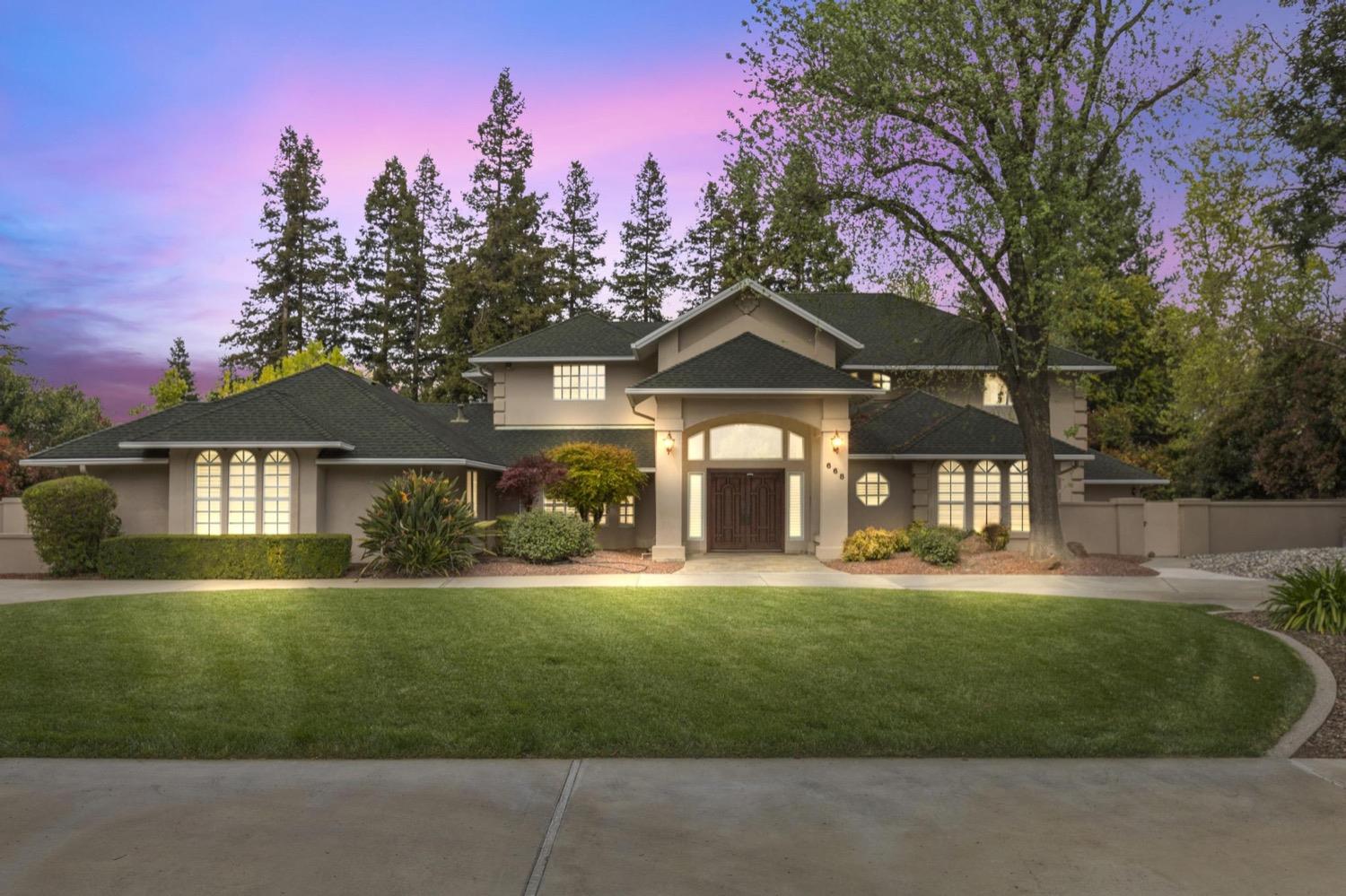 Detail Gallery Image 1 of 74 For 668 Gabriel Ave, Yuba City,  CA 95993 - 4 Beds | 4/1 Baths