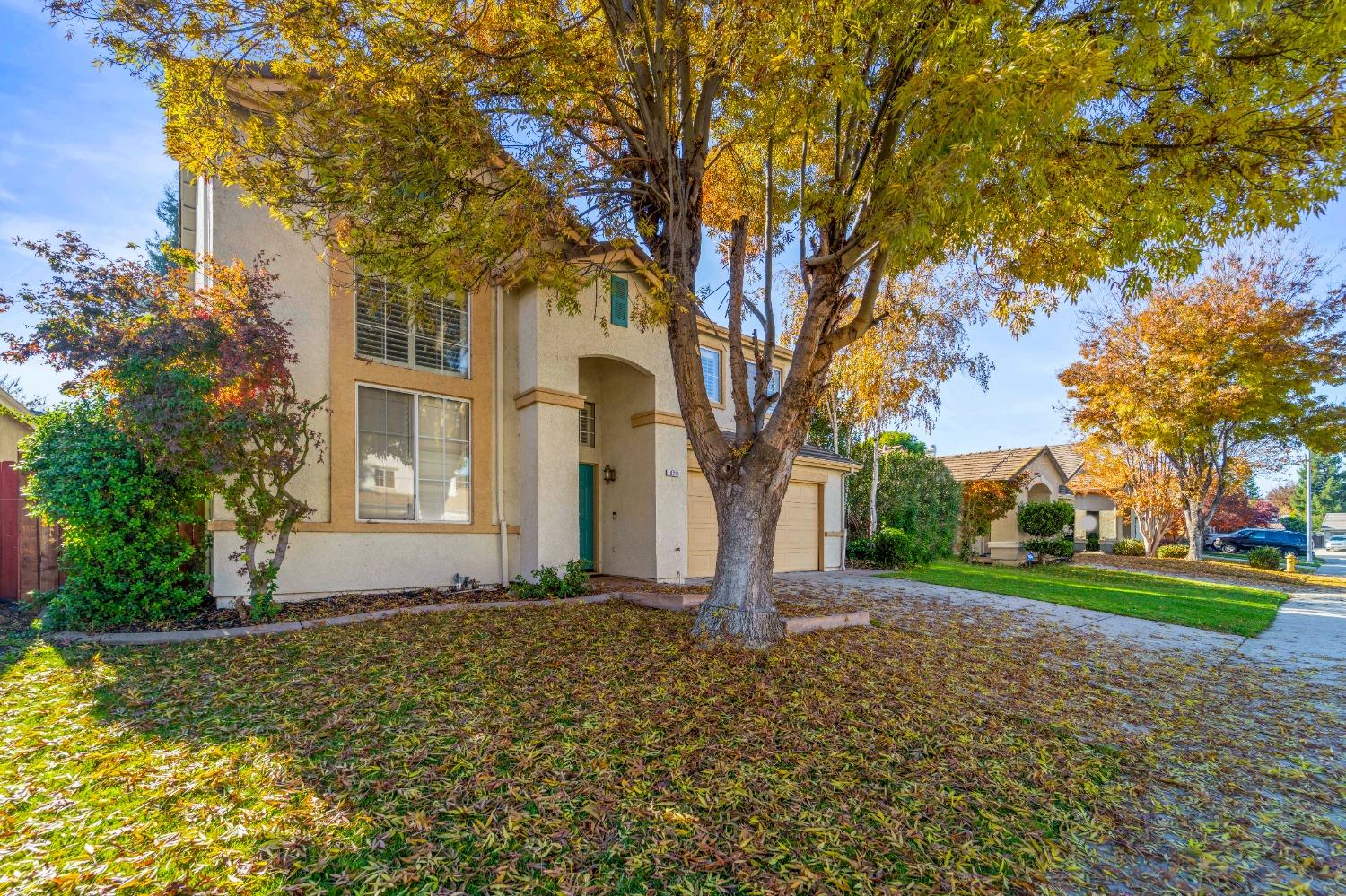 Detail Gallery Image 4 of 46 For 10215 River Park Cir, Stockton,  CA 95209 - 4 Beds | 3 Baths