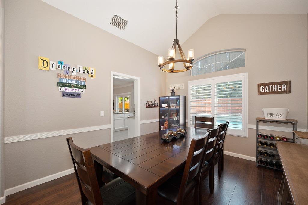 Detail Gallery Image 11 of 60 For 437 Anacapa Dr, Roseville,  CA 95678 - 4 Beds | 2/1 Baths