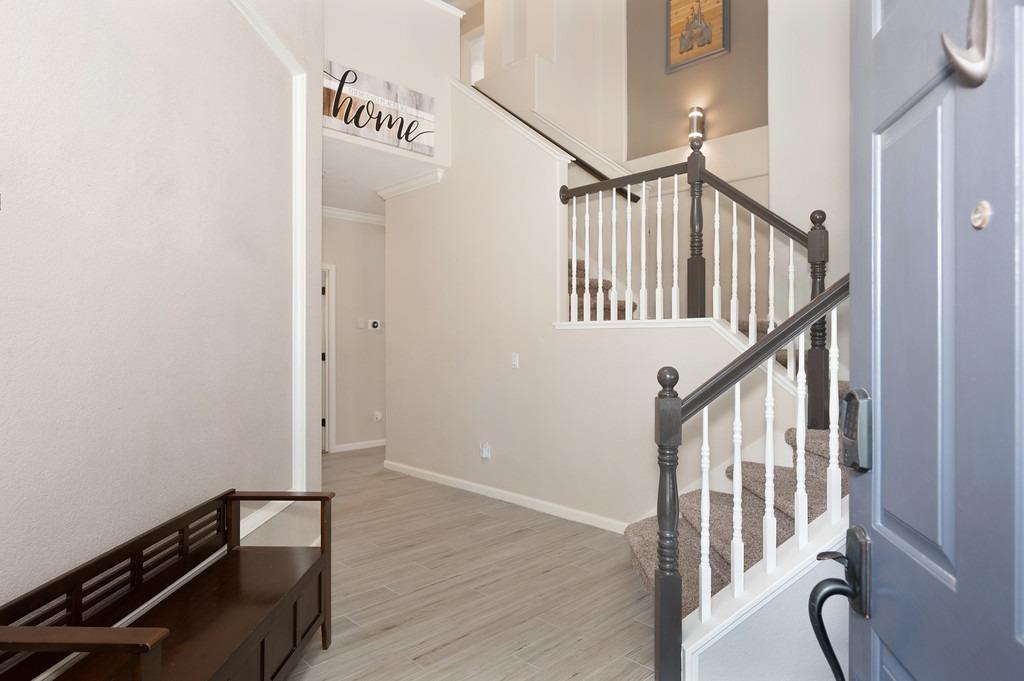 Detail Gallery Image 6 of 60 For 437 Anacapa Dr, Roseville,  CA 95678 - 4 Beds | 2/1 Baths