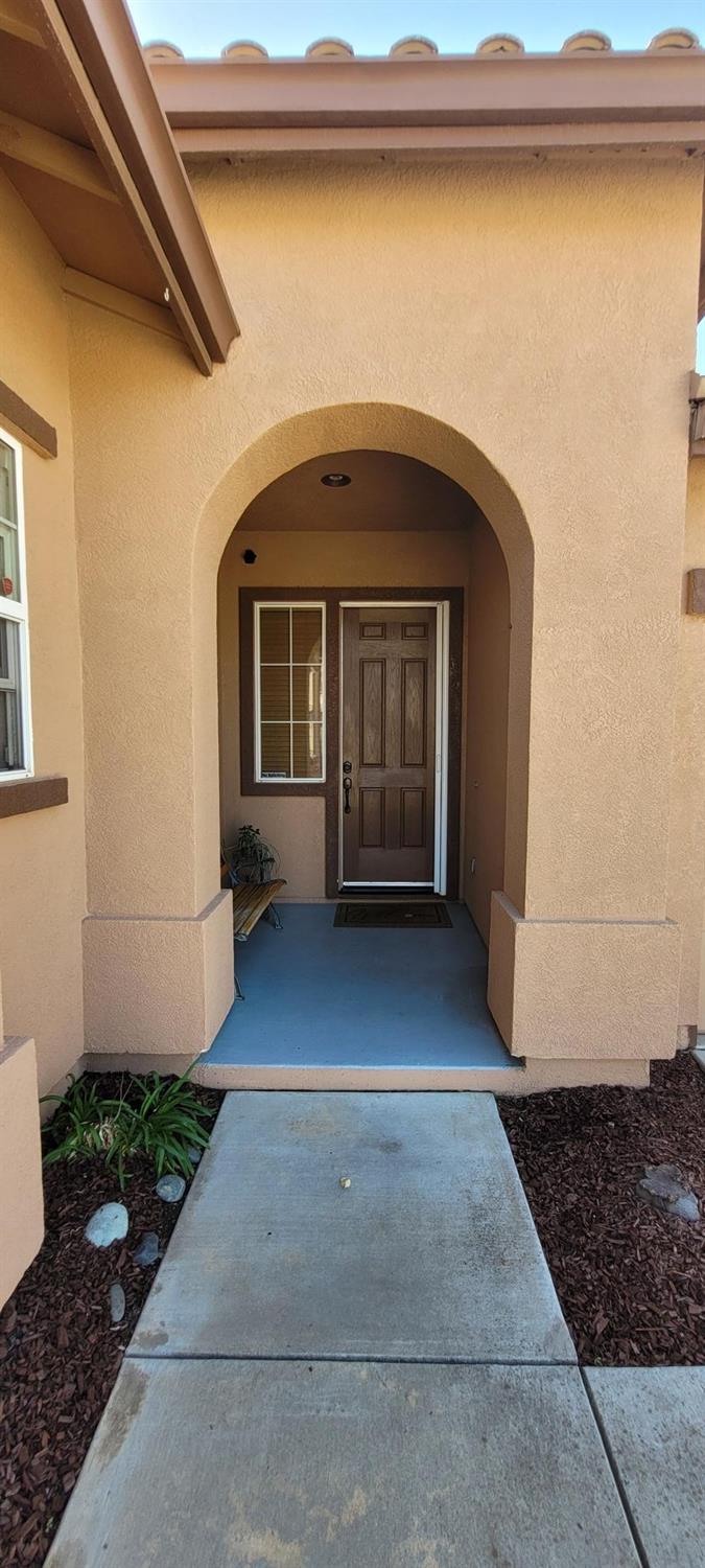 Detail Gallery Image 3 of 19 For 270 Wisteria Ln, Tracy,  CA 95377 - 4 Beds | 2 Baths
