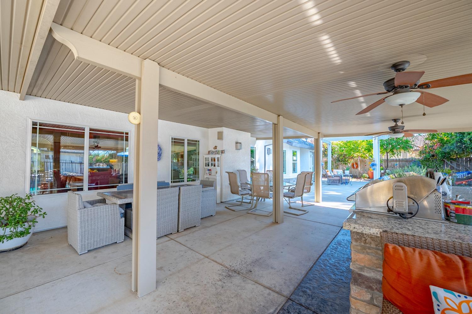 Detail Gallery Image 9 of 73 For 2223 Taylor Jean, Atwater,  CA 95301 - 4 Beds | 3 Baths