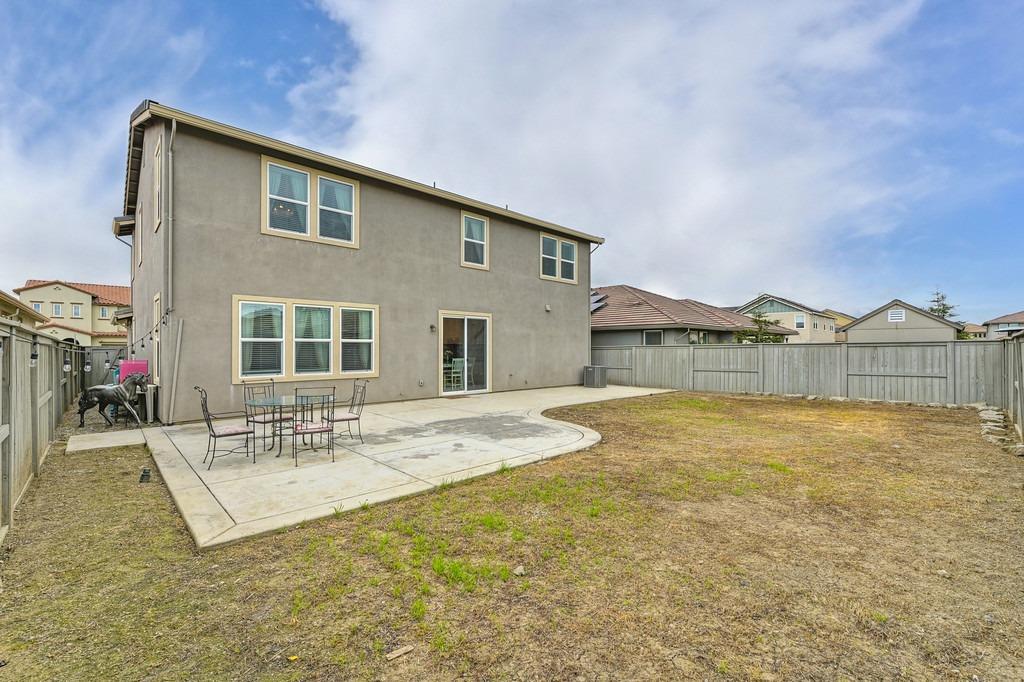 Detail Gallery Image 51 of 52 For 1733 Sander St, Woodland,  CA 95776 - 4 Beds | 3/1 Baths