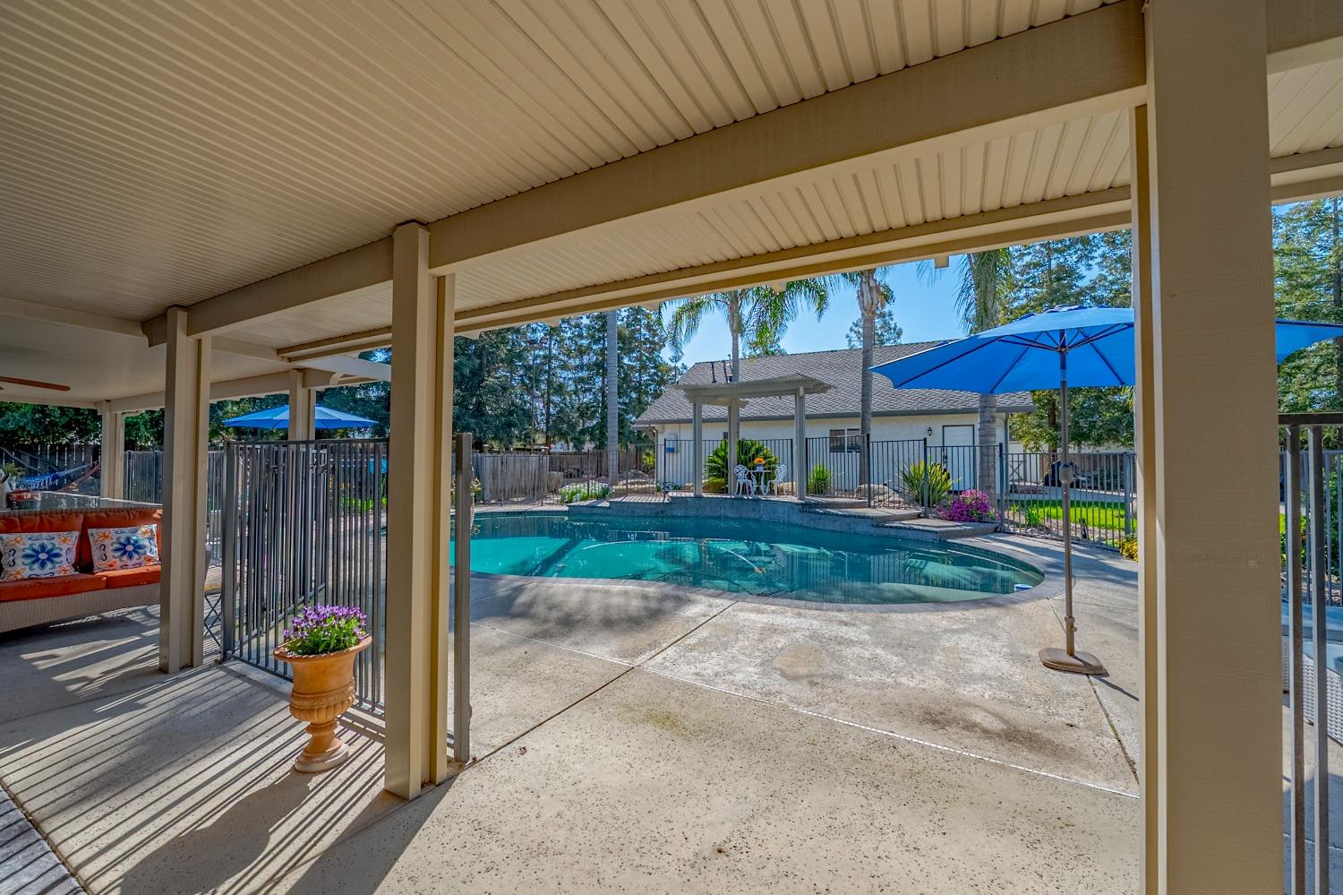Detail Gallery Image 16 of 73 For 2223 Taylor Jean, Atwater,  CA 95301 - 4 Beds | 3 Baths