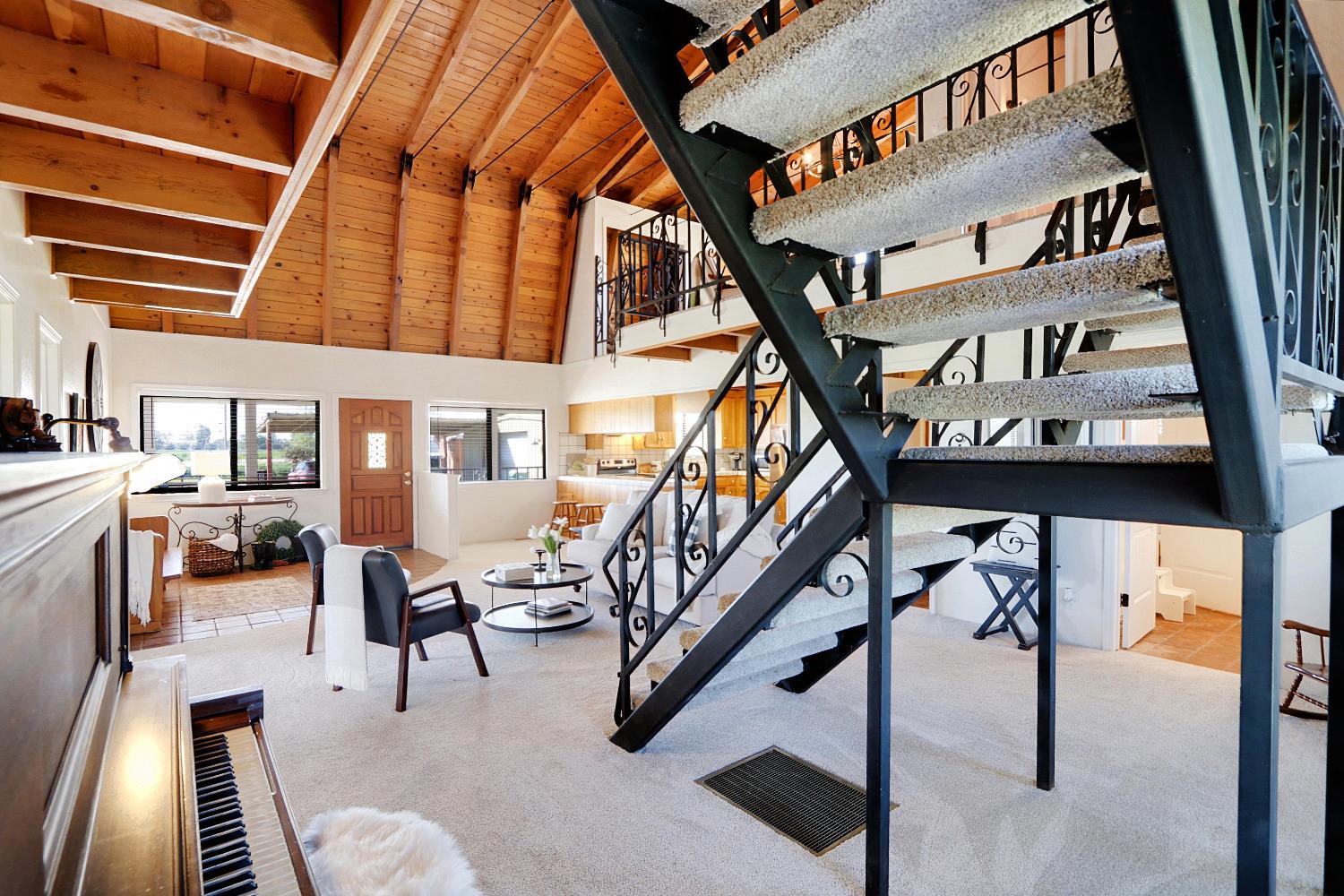Detail Gallery Image 13 of 81 For 11855 E Eagle Bay, Acampo,  CA 95220 - 3 Beds | 2 Baths
