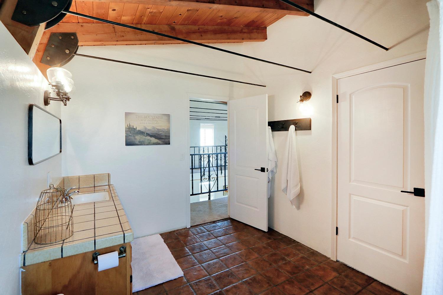 Detail Gallery Image 36 of 81 For 11855 E Eagle Bay, Acampo,  CA 95220 - 3 Beds | 2 Baths