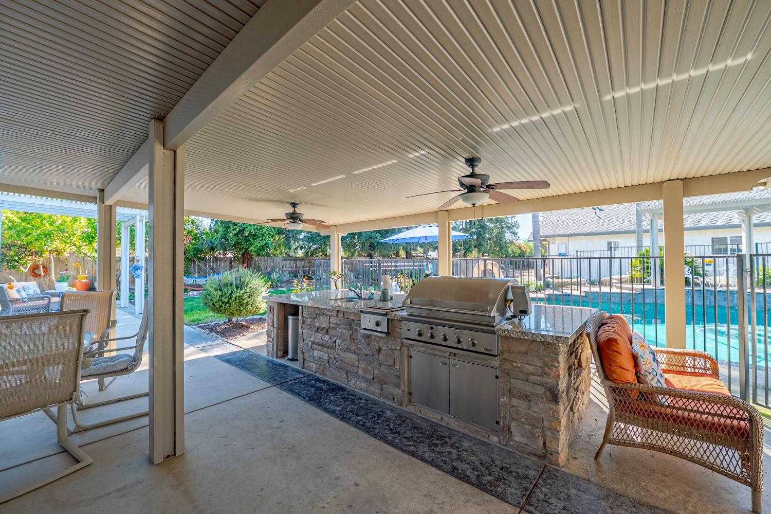 Detail Gallery Image 8 of 73 For 2223 Taylor Jean, Atwater,  CA 95301 - 4 Beds | 3 Baths