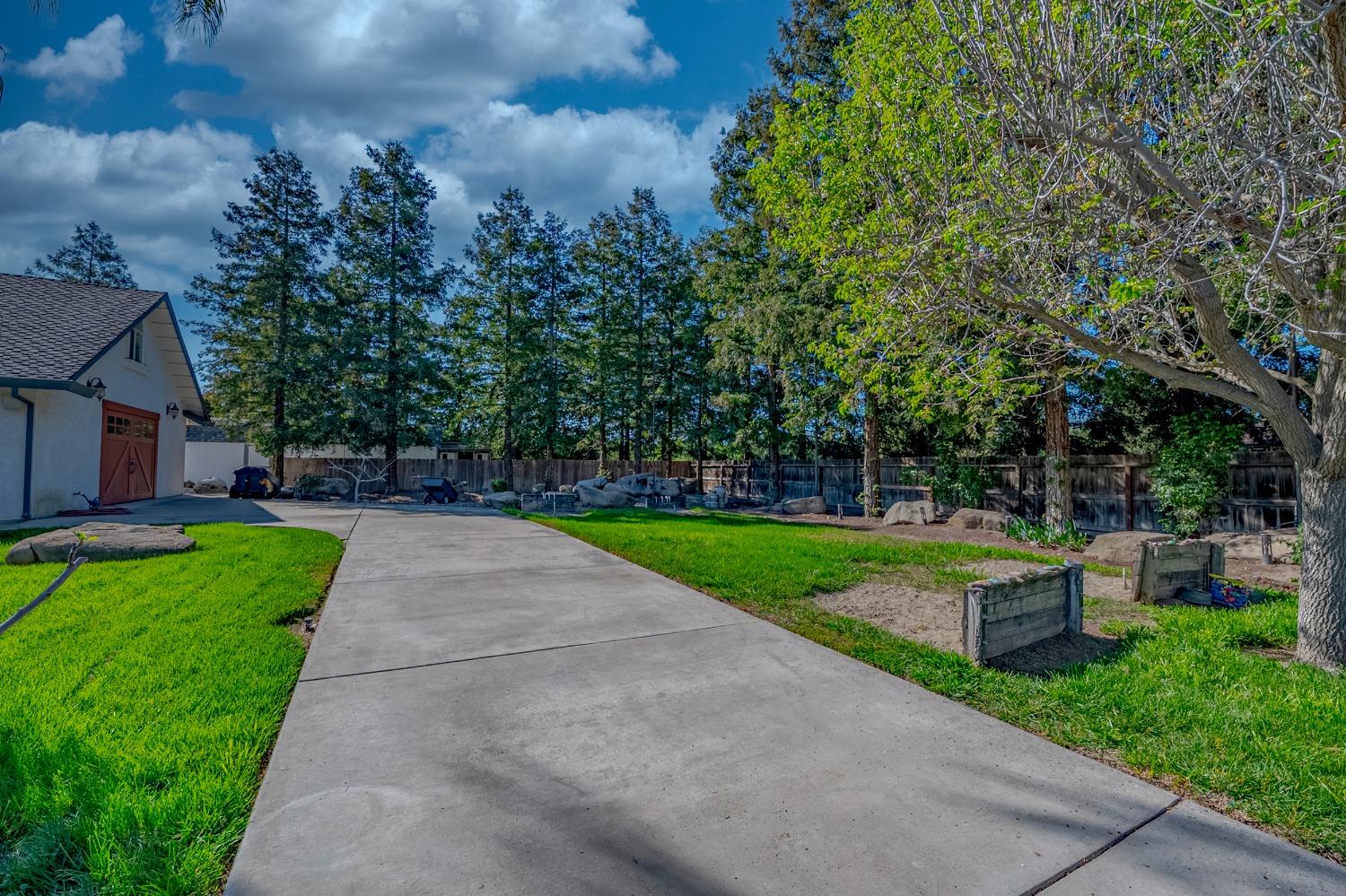Detail Gallery Image 14 of 73 For 2223 Taylor Jean, Atwater,  CA 95301 - 4 Beds | 3 Baths