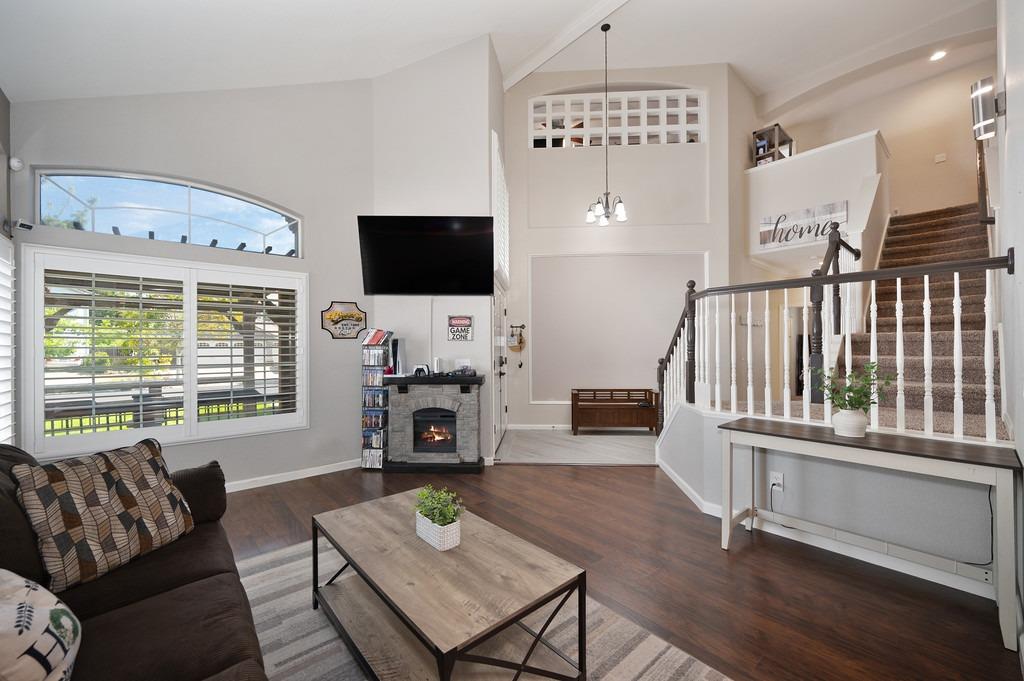 Detail Gallery Image 10 of 60 For 437 Anacapa Dr, Roseville,  CA 95678 - 4 Beds | 2/1 Baths