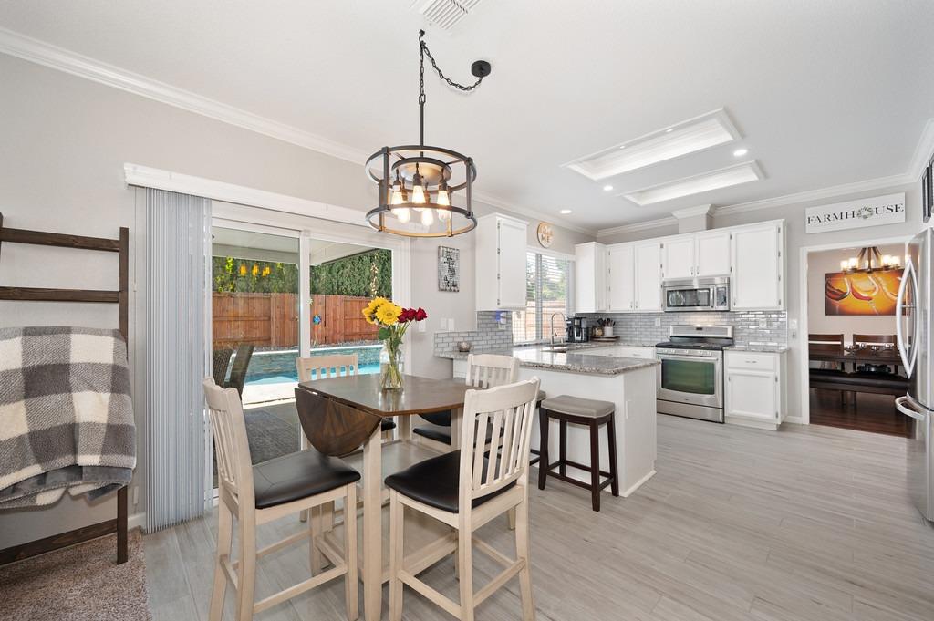 Detail Gallery Image 22 of 60 For 437 Anacapa Dr, Roseville,  CA 95678 - 4 Beds | 2/1 Baths