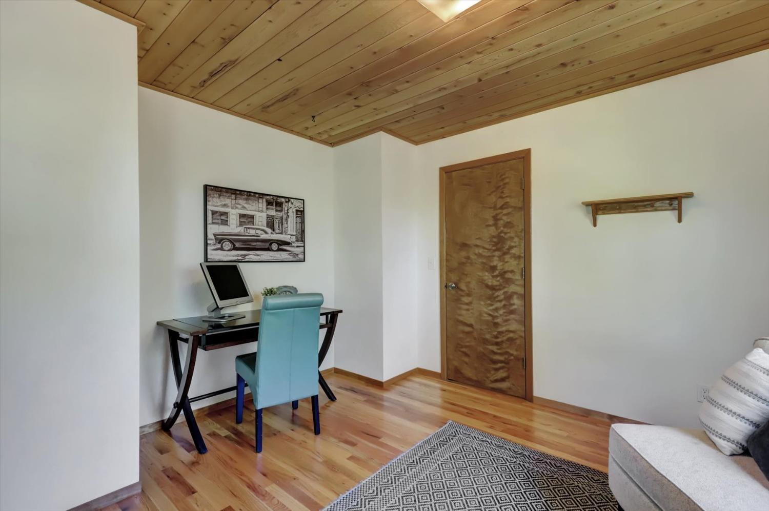 Detail Gallery Image 17 of 88 For 25801 Oak Forest Ct, Colfax,  CA 95713 - 6 Beds | 3/1 Baths