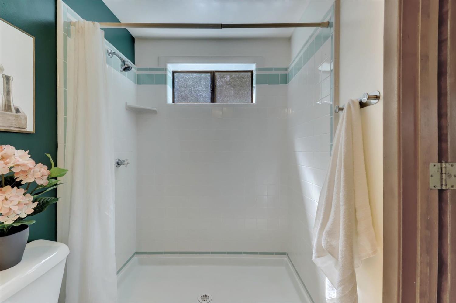 Detail Gallery Image 20 of 88 For 25801 Oak Forest Ct, Colfax,  CA 95713 - 6 Beds | 3/1 Baths