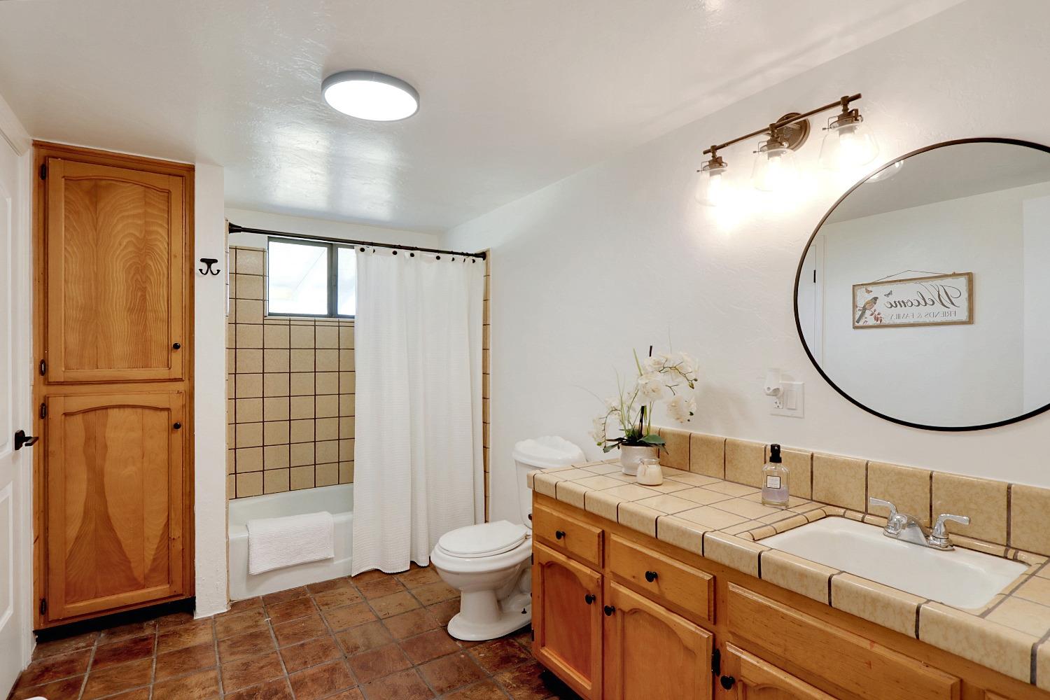 Detail Gallery Image 31 of 81 For 11855 E Eagle Bay, Acampo,  CA 95220 - 3 Beds | 2 Baths