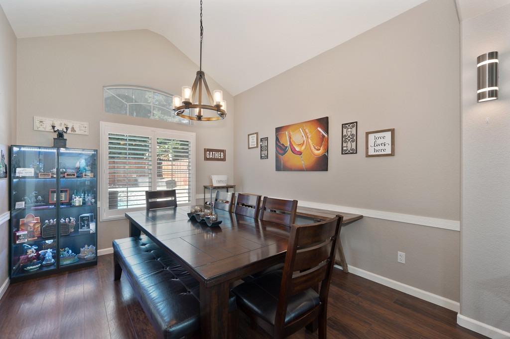 Detail Gallery Image 12 of 60 For 437 Anacapa Dr, Roseville,  CA 95678 - 4 Beds | 2/1 Baths