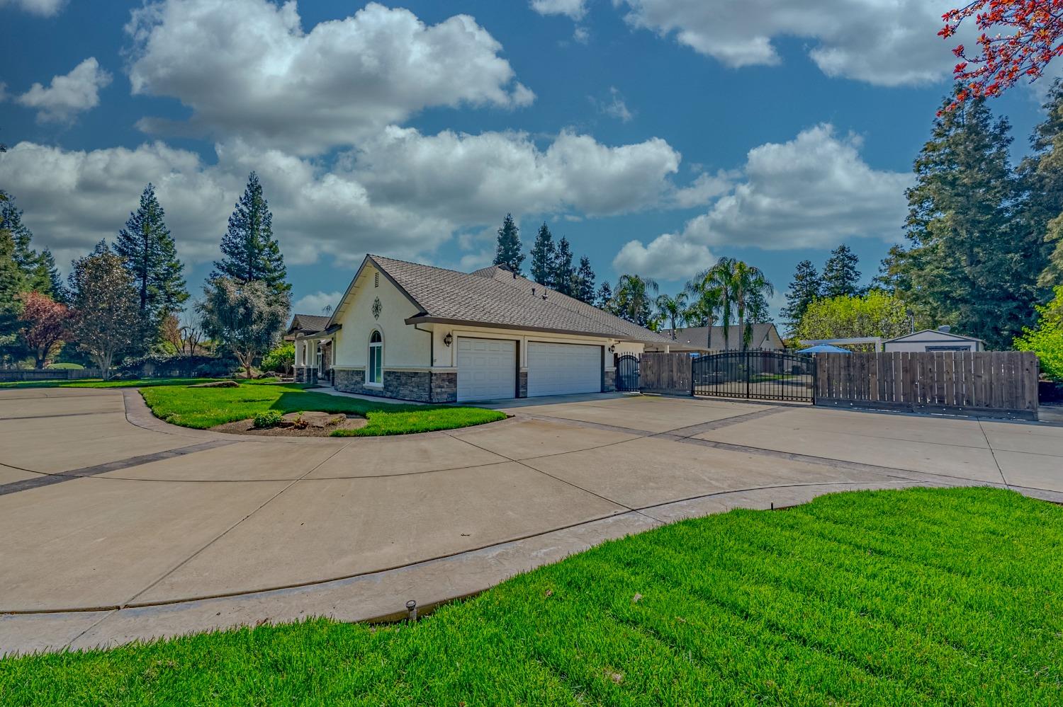 Detail Gallery Image 3 of 73 For 2223 Taylor Jean, Atwater,  CA 95301 - 4 Beds | 3 Baths