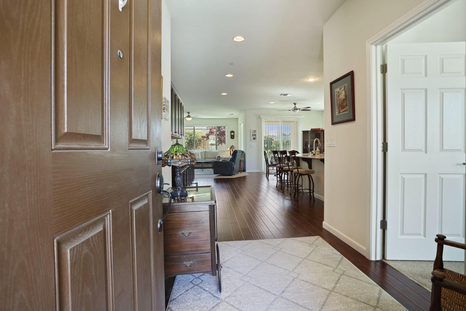 Detail Gallery Image 2 of 70 For 1588 Arbor Brook Dr, Manteca,  CA 95336 - 3 Beds | 2 Baths