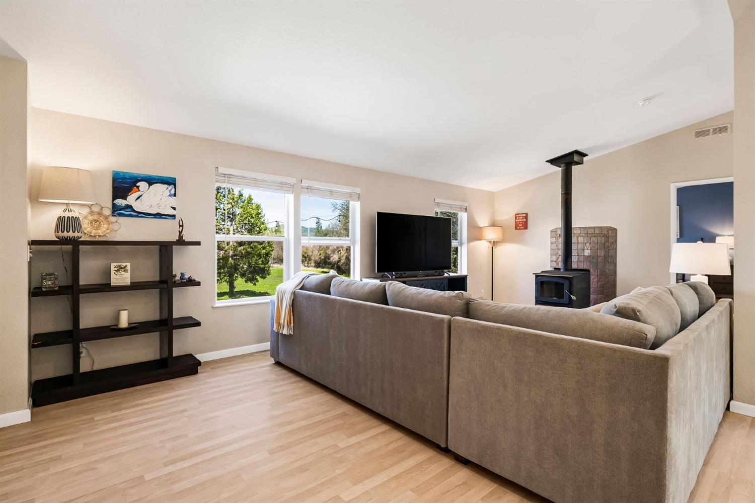 Detail Gallery Image 13 of 94 For 9156 Nadowa Trl, Oregon House,  CA 95962 - 3 Beds | 2 Baths