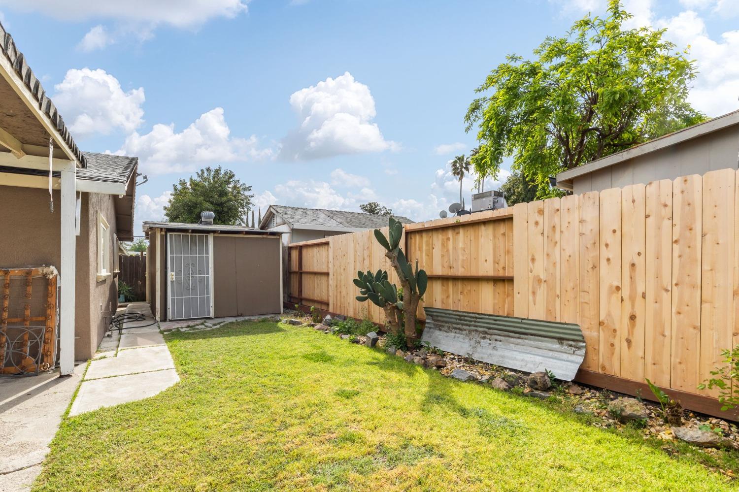 Detail Gallery Image 34 of 38 For 2210 Valmora Dr, Stockton,  CA 95210 - 3 Beds | 2 Baths
