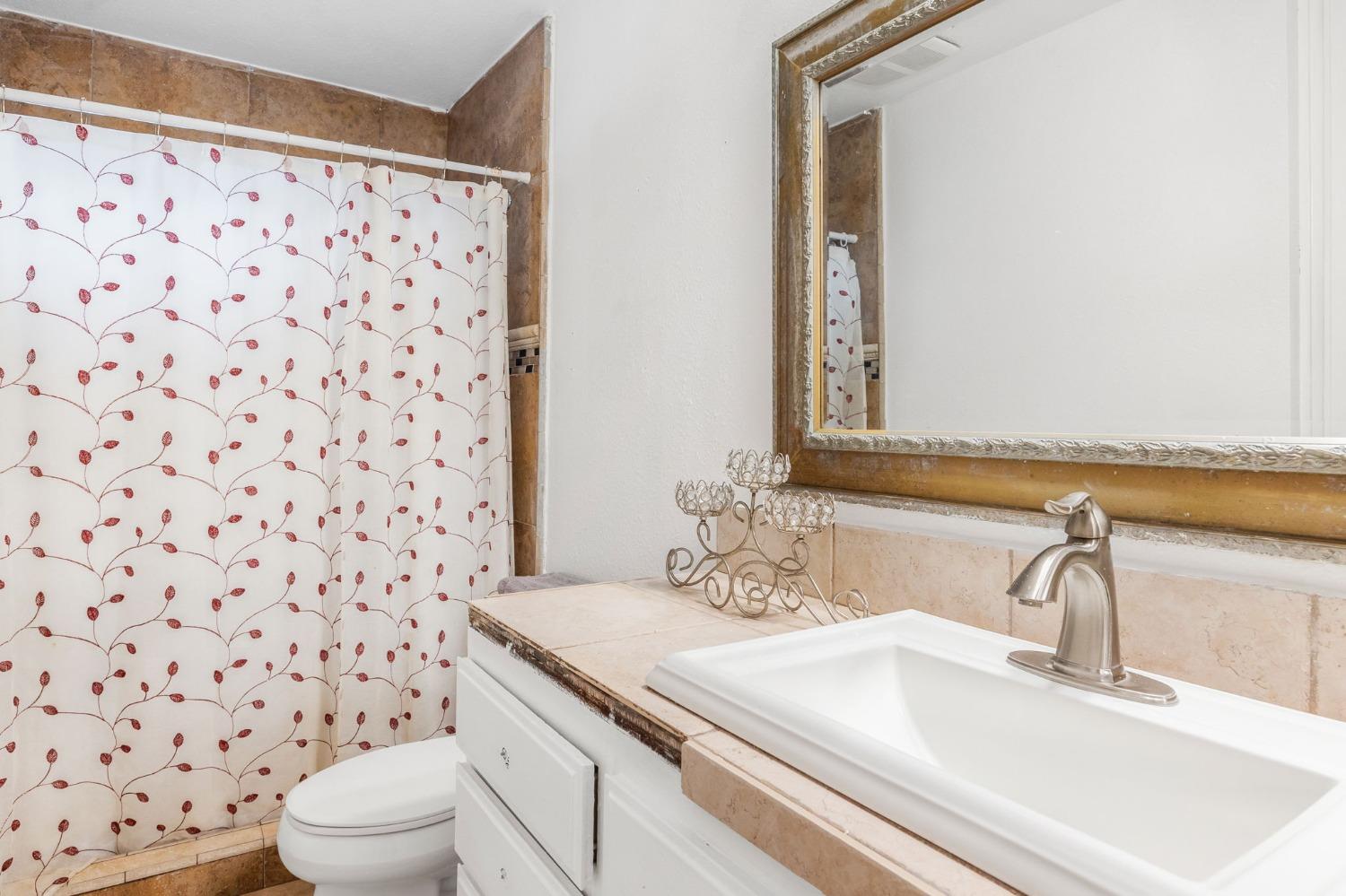 Detail Gallery Image 22 of 38 For 2210 Valmora Dr, Stockton,  CA 95210 - 3 Beds | 2 Baths
