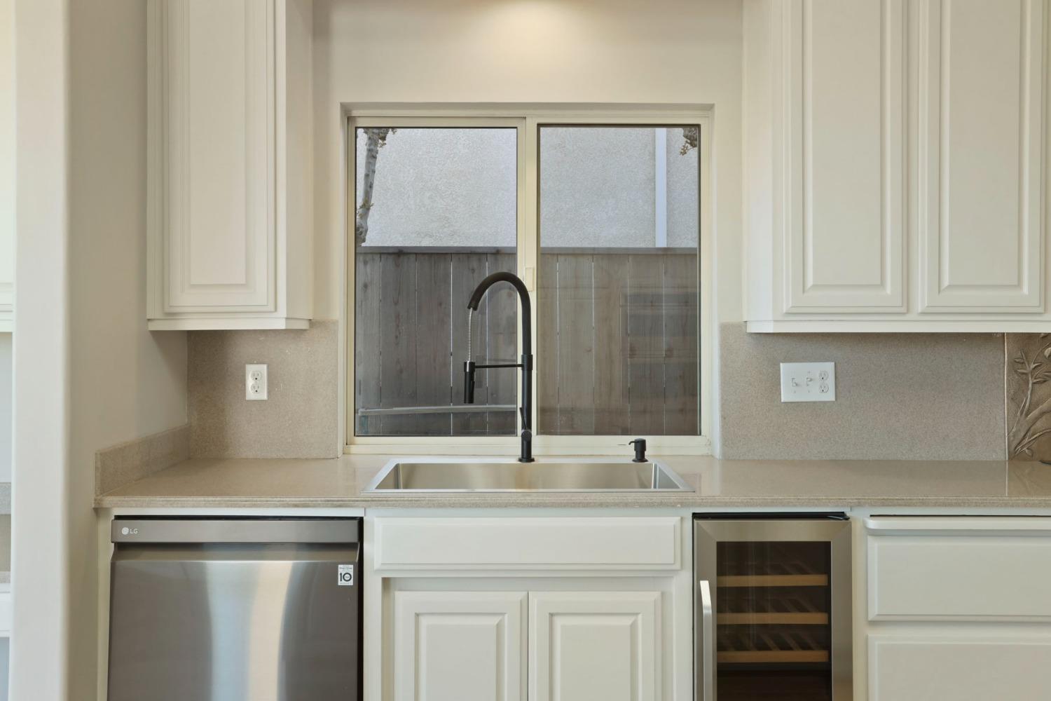 Detail Gallery Image 23 of 75 For 4829 Bridgewater Cir, Stockton,  CA 95219 - 3 Beds | 3 Baths