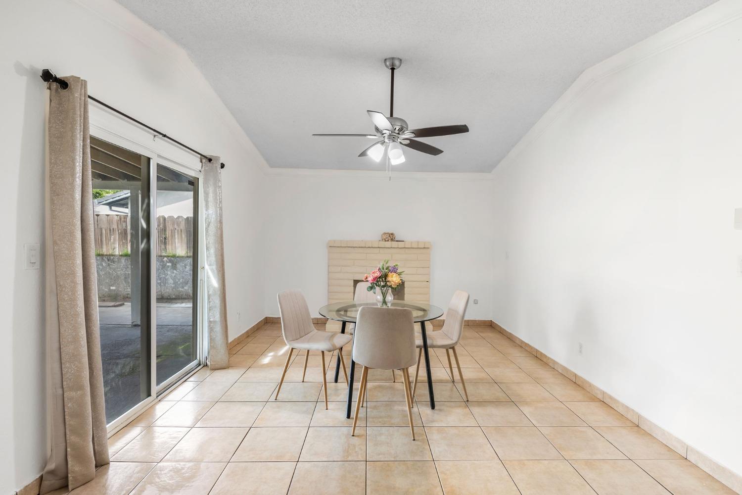 Detail Gallery Image 16 of 38 For 2210 Valmora Dr, Stockton,  CA 95210 - 3 Beds | 2 Baths
