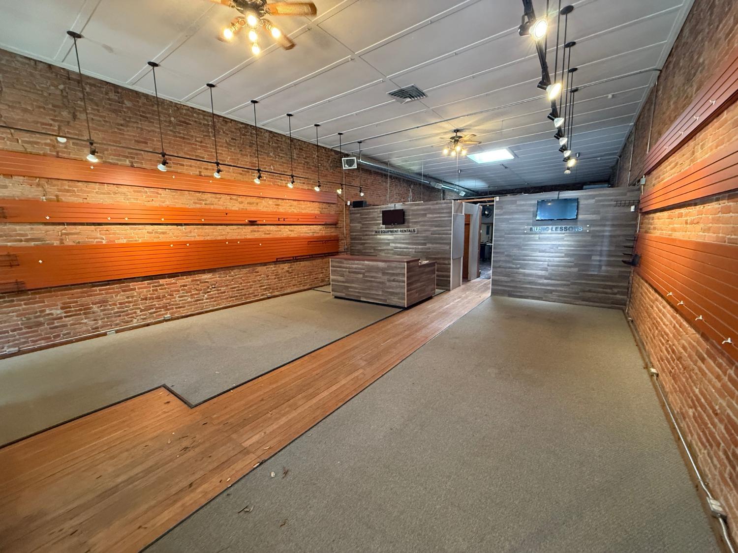 Detail Gallery Image 5 of 17 For 527 Main, Woodland,  CA 95695 - – Beds | – Baths