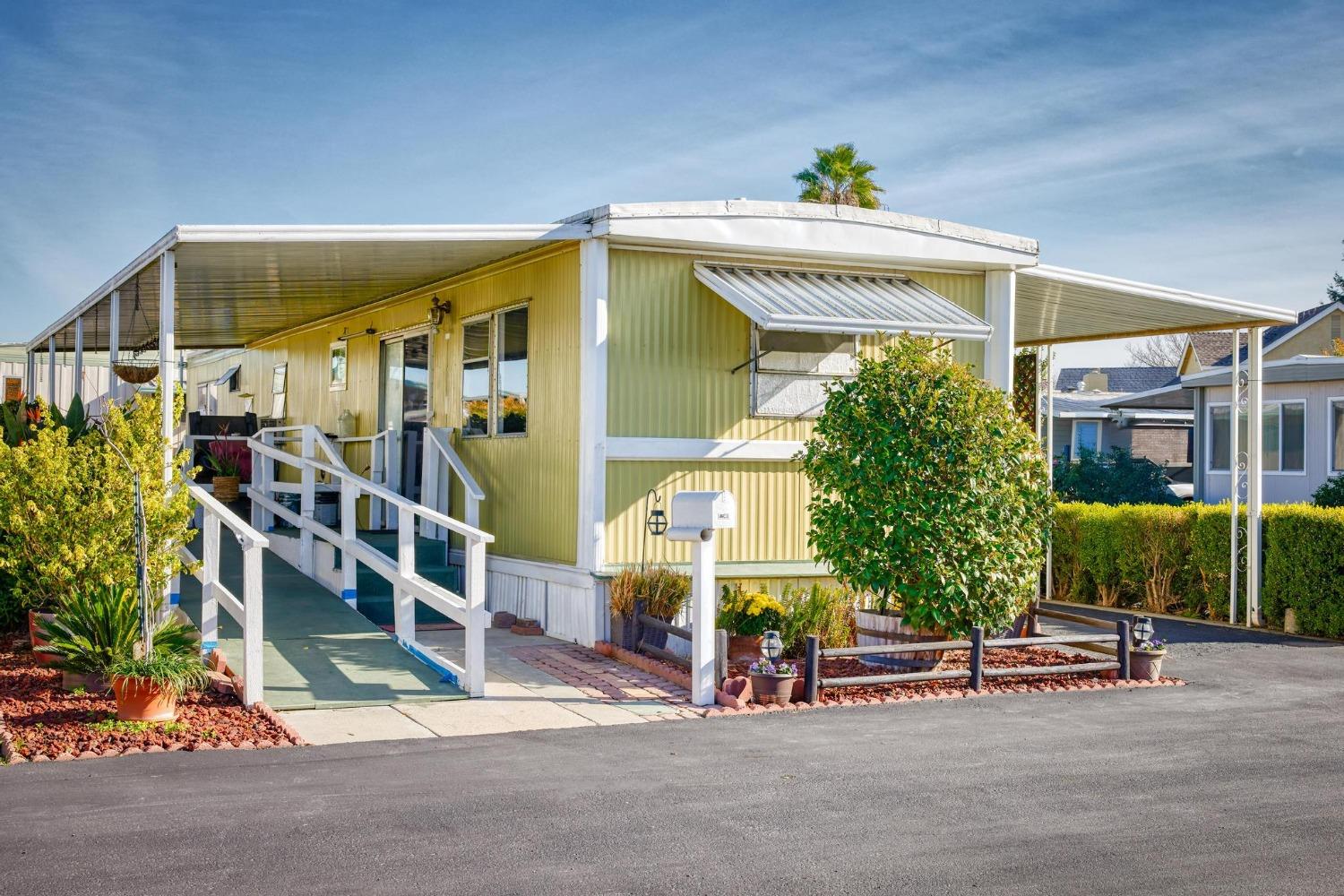 Detail Gallery Image 2 of 26 For 4125 Mchenry Ave 54, Modesto,  CA 95356 - 2 Beds | 1 Baths