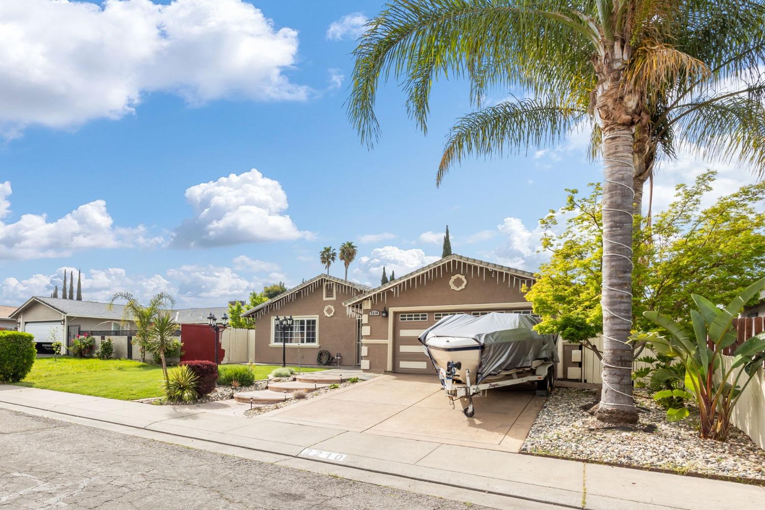 Detail Gallery Image 4 of 38 For 2210 Valmora Dr, Stockton,  CA 95210 - 3 Beds | 2 Baths