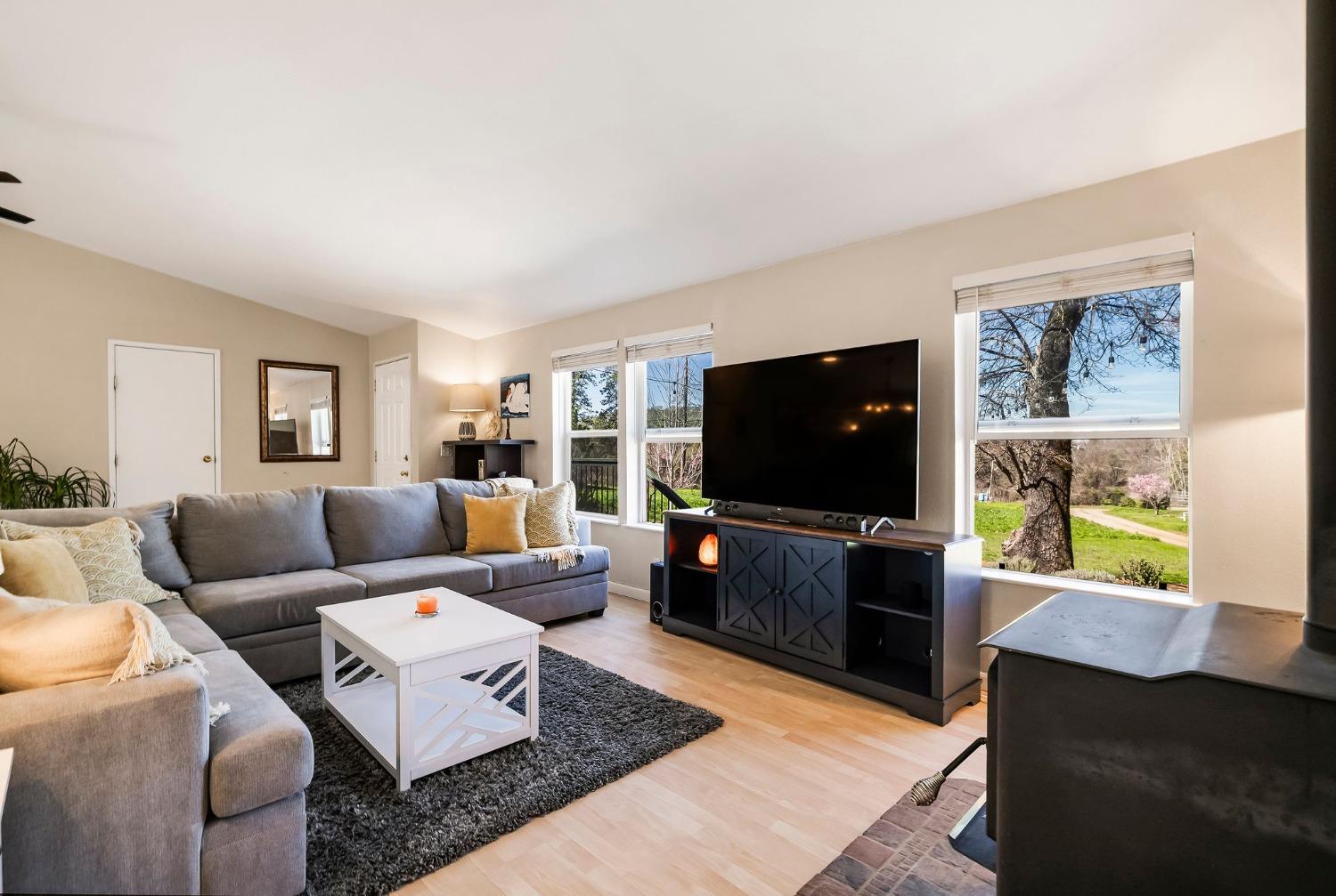 Detail Gallery Image 14 of 94 For 9156 Nadowa Trl, Oregon House,  CA 95962 - 3 Beds | 2 Baths