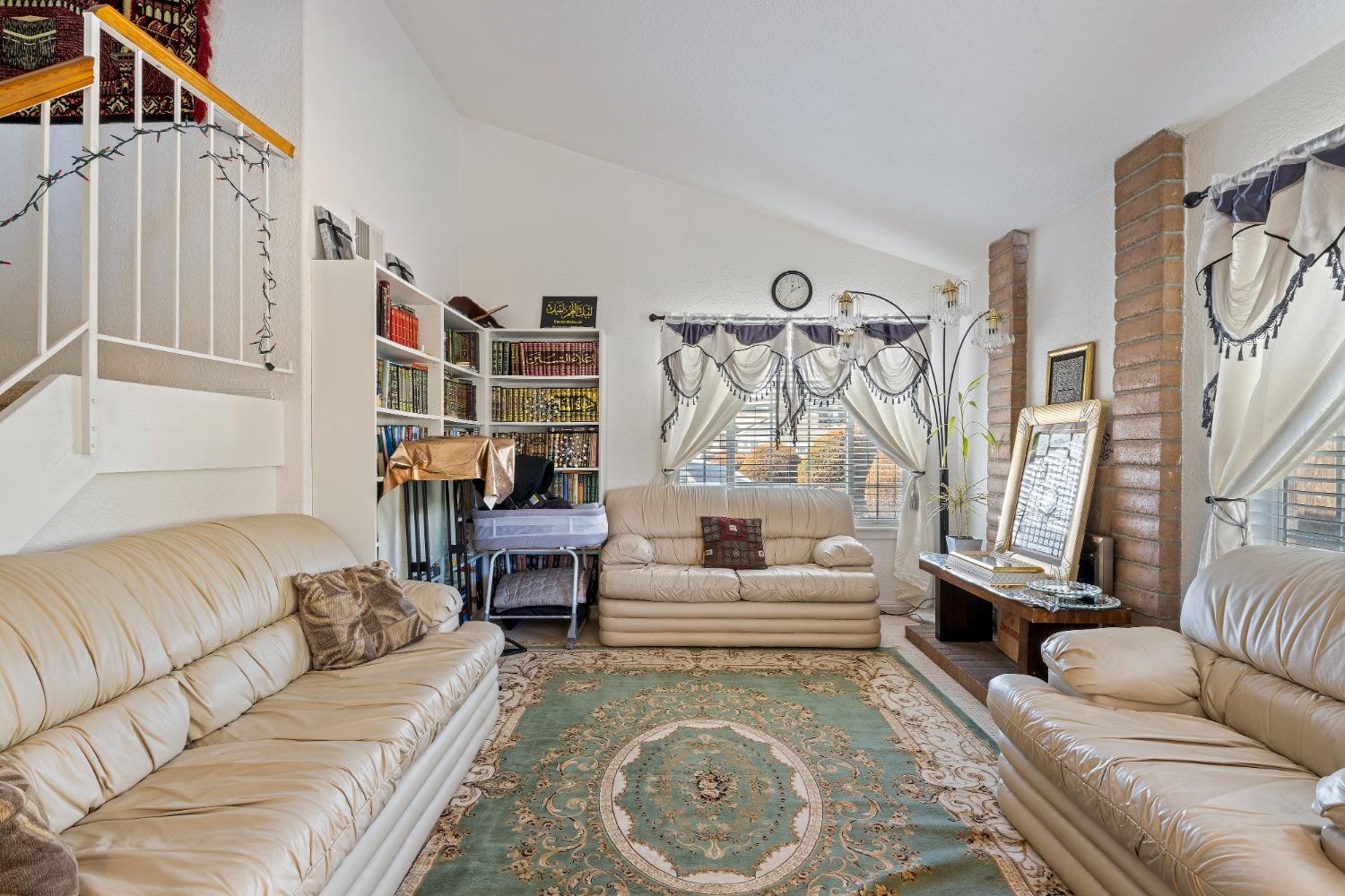 Detail Gallery Image 4 of 76 For 4449 Norocco Cir, Fremont,  CA 94555 - 4 Beds | 2/1 Baths