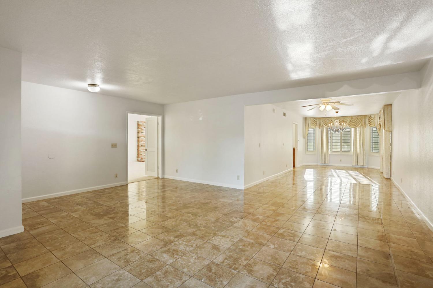 Detail Gallery Image 8 of 67 For 3755 Hatchers Cir, Stockton,  CA 95219 - 4 Beds | 3/1 Baths
