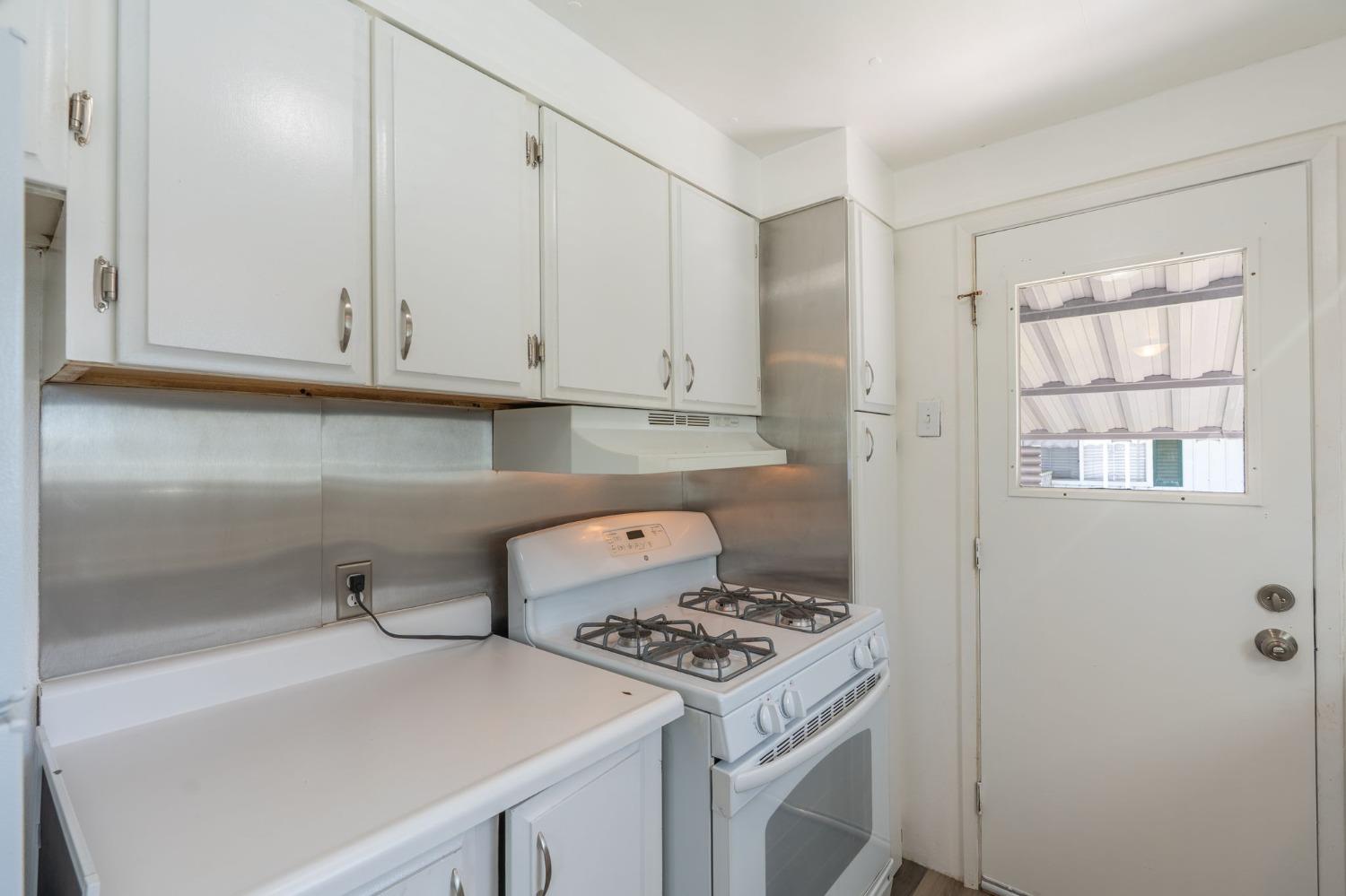 Detail Gallery Image 9 of 21 For 5835 Cherokee Rd 63, Stockton,  CA 95215 - 2 Beds | 1 Baths
