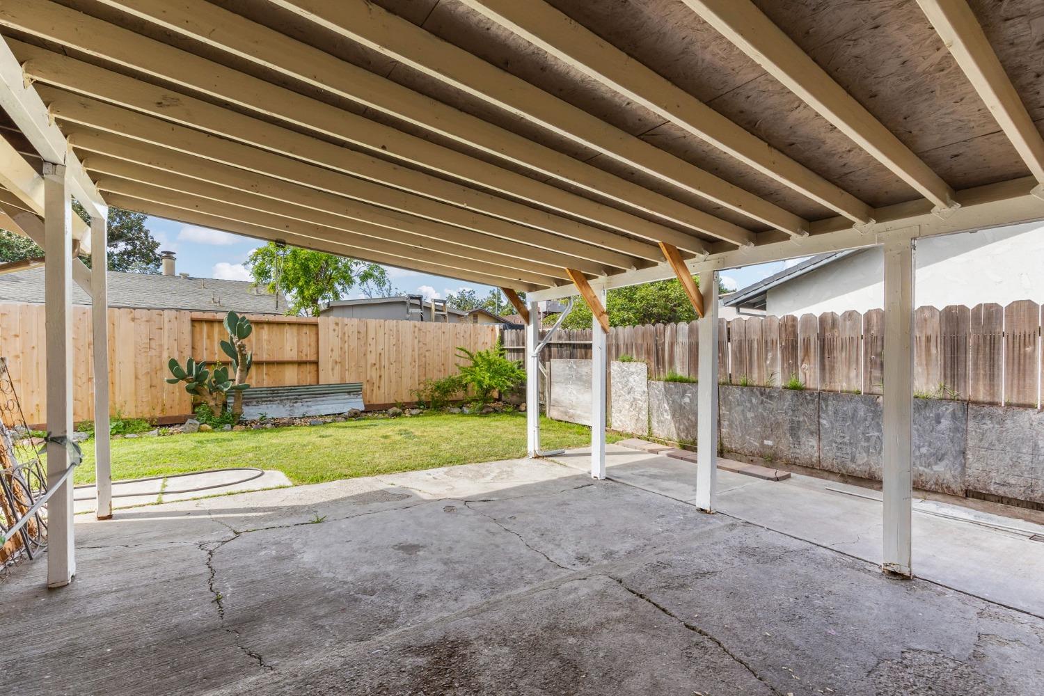 Detail Gallery Image 31 of 38 For 2210 Valmora Dr, Stockton,  CA 95210 - 3 Beds | 2 Baths