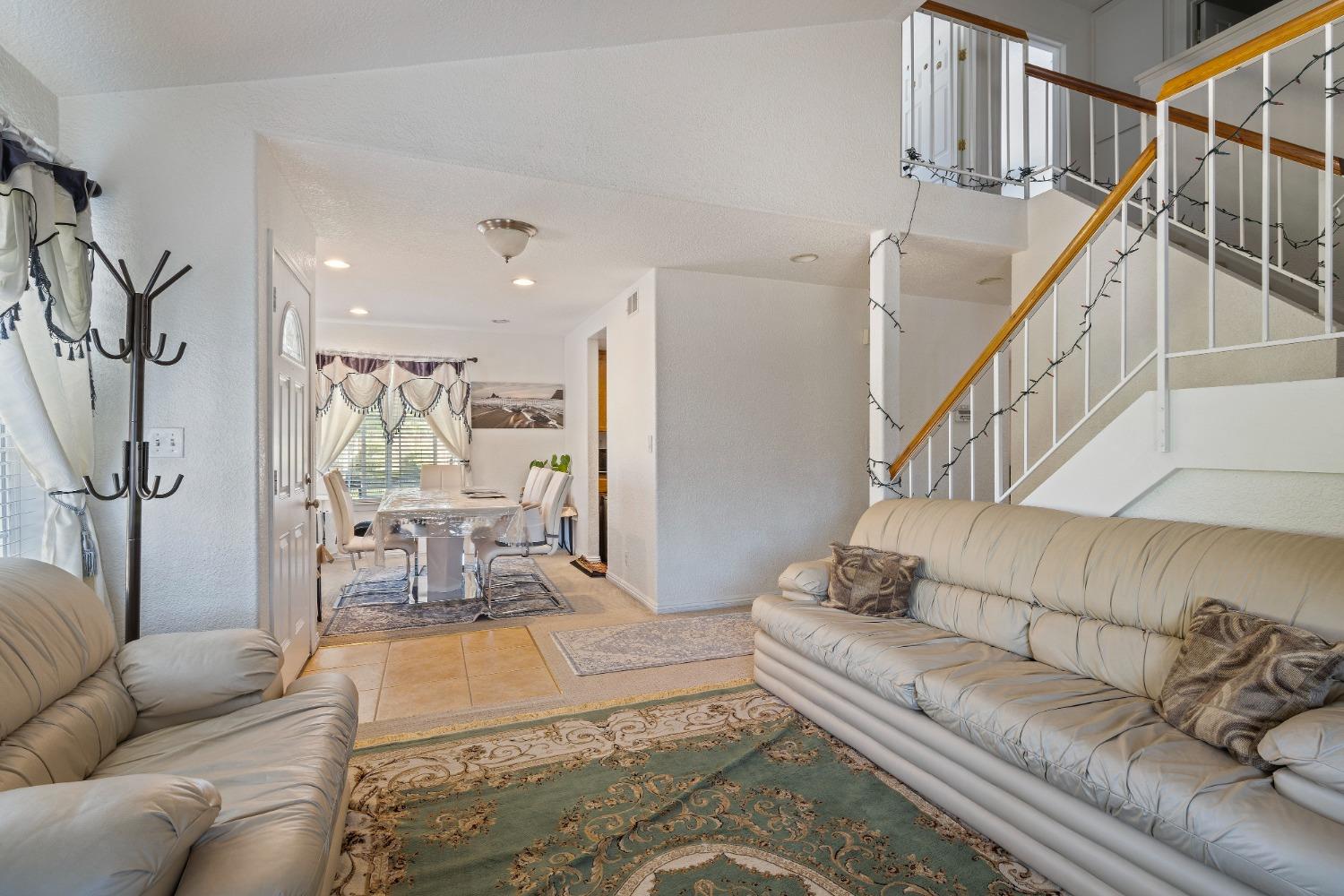 Detail Gallery Image 7 of 76 For 4449 Norocco Cir, Fremont,  CA 94555 - 4 Beds | 2/1 Baths