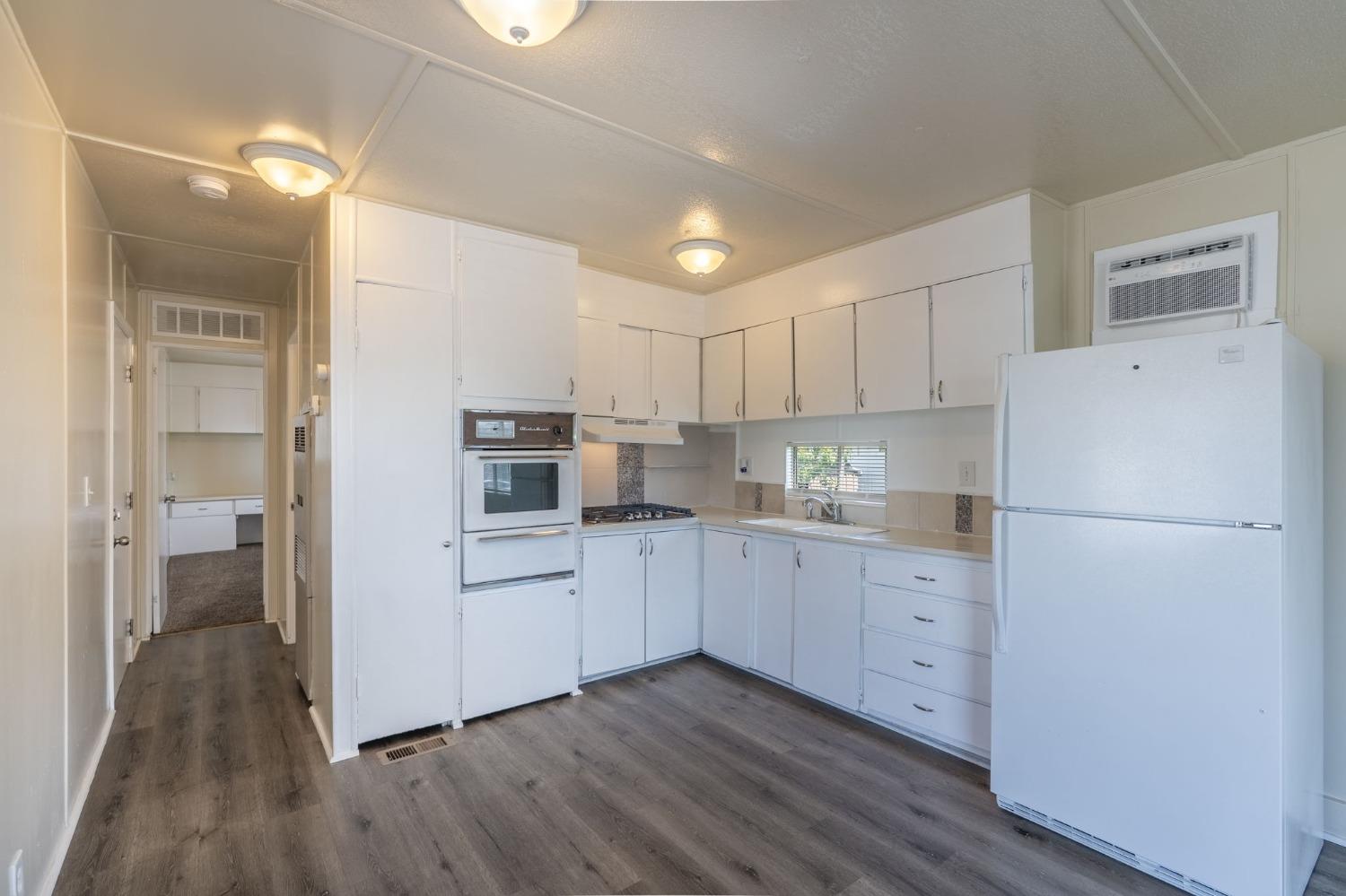 Detail Gallery Image 7 of 16 For 5835 Cherokee Rd 7, Stockton,  CA 95215 - 1 Beds | 1 Baths