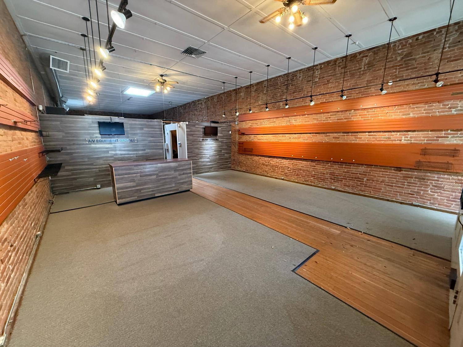 Detail Gallery Image 6 of 17 For 527 Main, Woodland,  CA 95695 - – Beds | – Baths