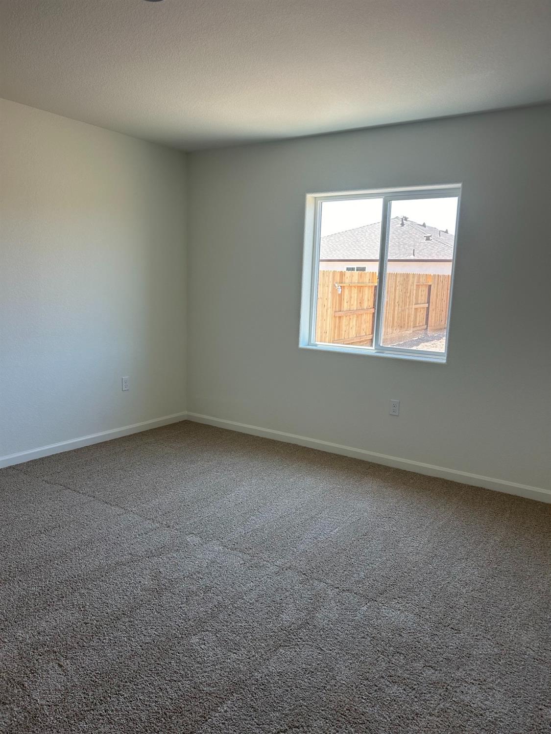 Detail Gallery Image 5 of 7 For 10484 Robinson Ln, Stockton,  CA 95212 - 3 Beds | 2 Baths