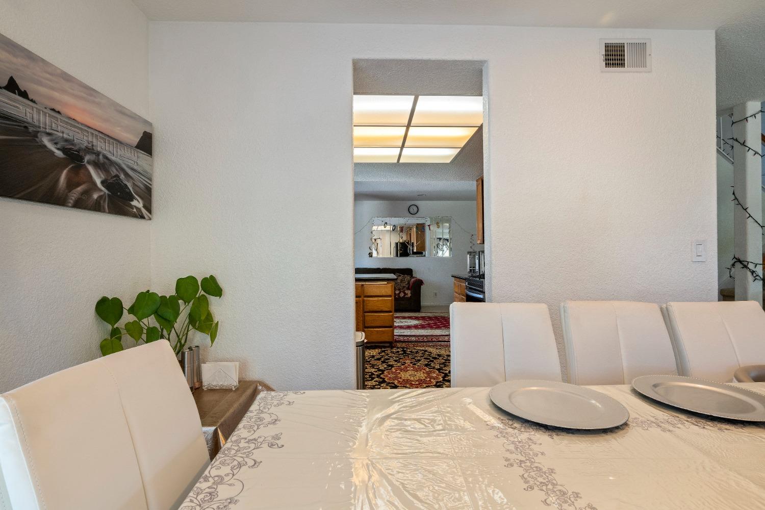 Detail Gallery Image 16 of 76 For 4449 Norocco Cir, Fremont,  CA 94555 - 4 Beds | 2/1 Baths