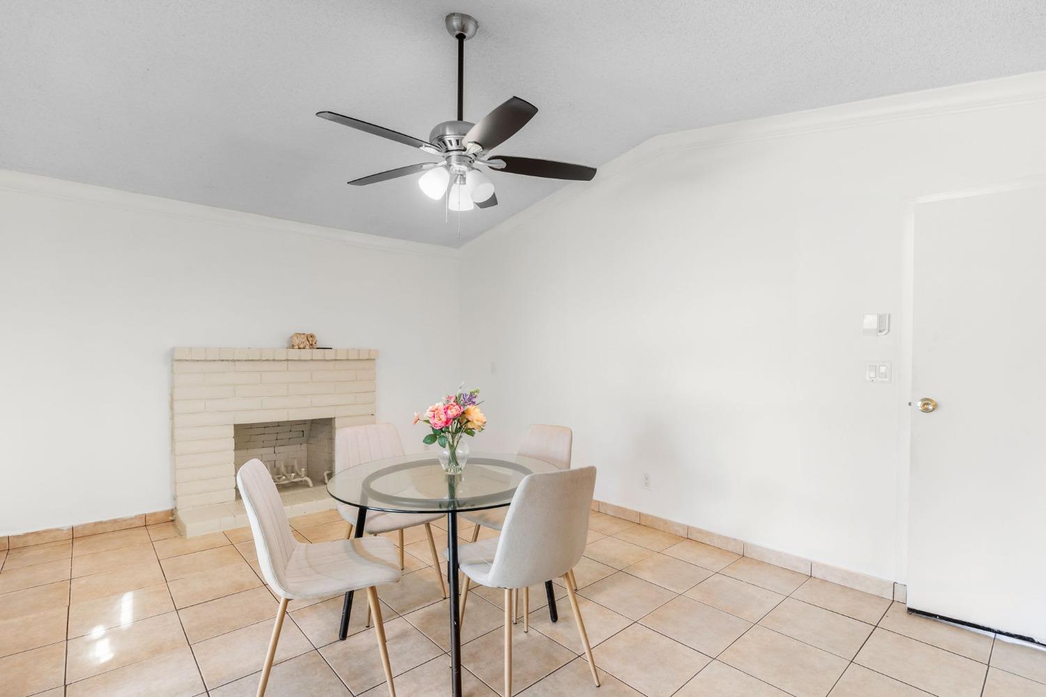 Detail Gallery Image 20 of 38 For 2210 Valmora Dr, Stockton,  CA 95210 - 3 Beds | 2 Baths