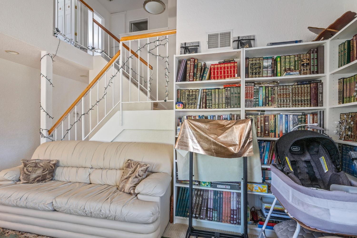 Detail Gallery Image 6 of 76 For 4449 Norocco Cir, Fremont,  CA 94555 - 4 Beds | 2/1 Baths