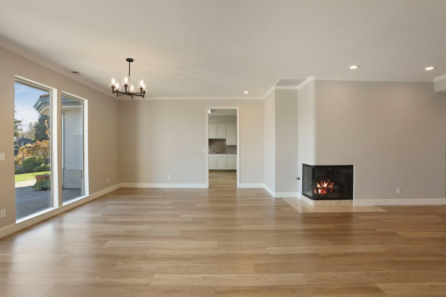 Detail Gallery Image 10 of 75 For 4829 Bridgewater Cir, Stockton,  CA 95219 - 3 Beds | 3 Baths