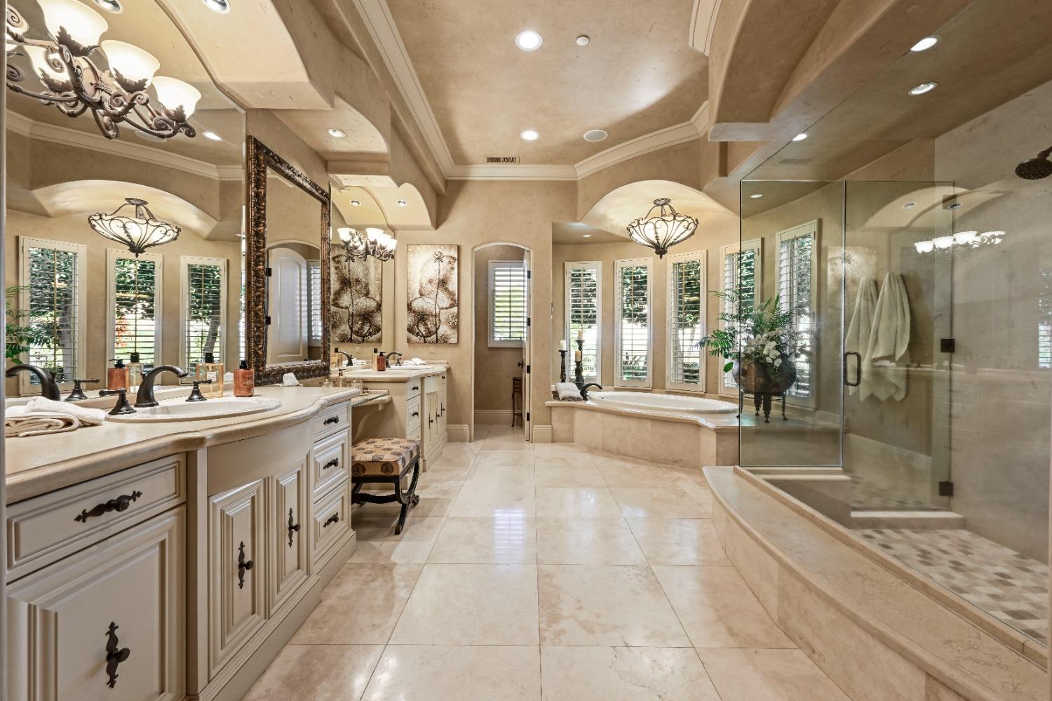 Detail Gallery Image 21 of 81 For 5687 Ridge Park Dr, Loomis,  CA 95650 - 8 Beds | 7/5 Baths