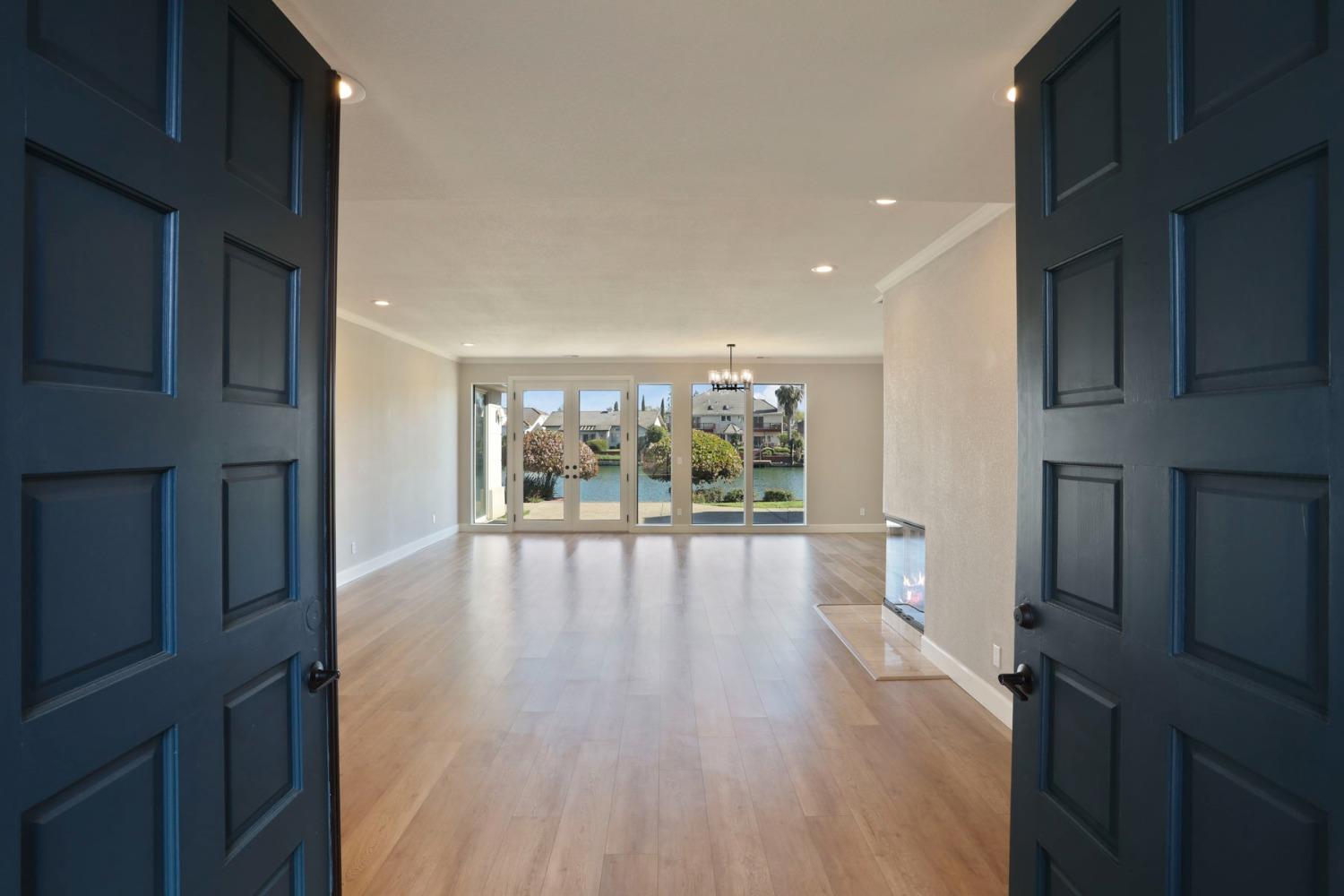 Detail Gallery Image 7 of 75 For 4829 Bridgewater Cir, Stockton,  CA 95219 - 3 Beds | 3 Baths