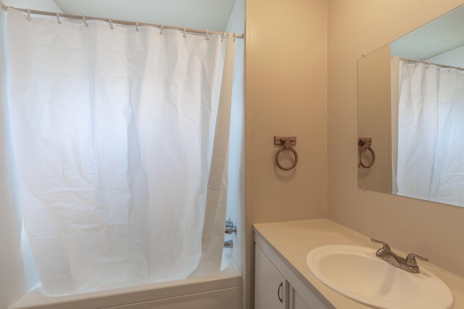 Detail Gallery Image 11 of 16 For 5835 Cherokee Rd 7, Stockton,  CA 95215 - 1 Beds | 1 Baths