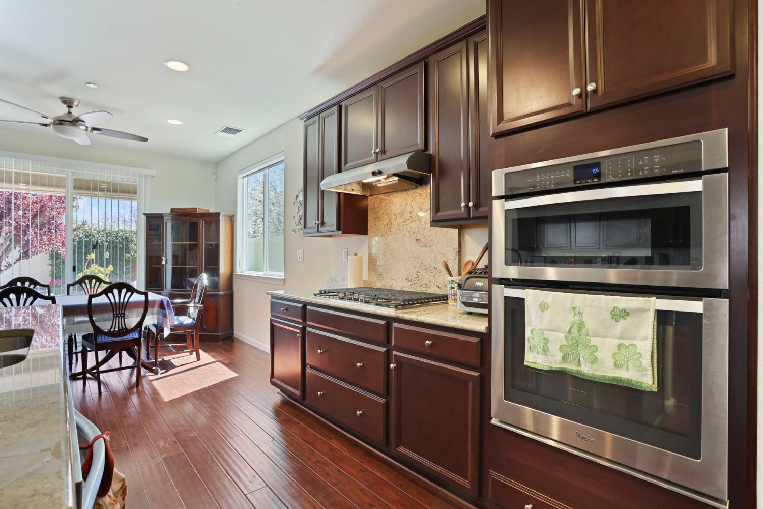 Detail Gallery Image 11 of 70 For 1588 Arbor Brook Dr, Manteca,  CA 95336 - 3 Beds | 2 Baths