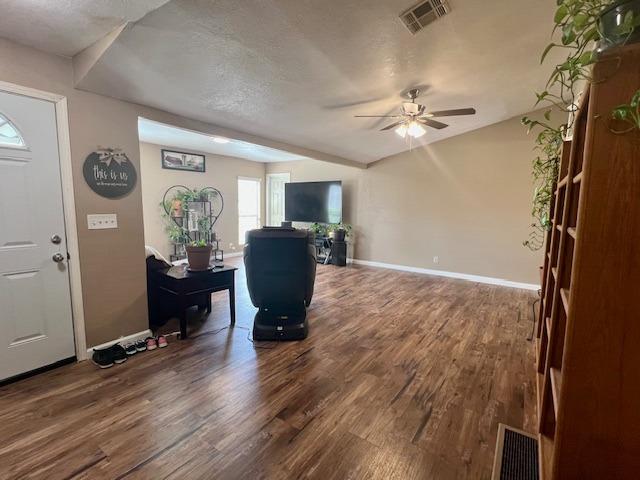 Detail Gallery Image 4 of 53 For 1541 Panthers Ln 13, Modesto,  CA 95355 - 4 Beds | 2 Baths