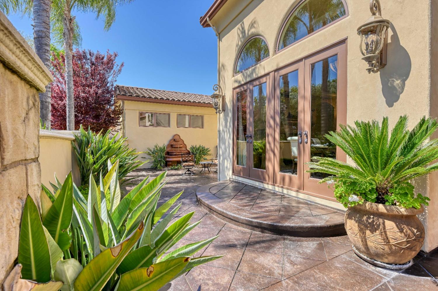 Detail Gallery Image 5 of 81 For 5687 Ridge Park Dr, Loomis,  CA 95650 - 8 Beds | 7/5 Baths